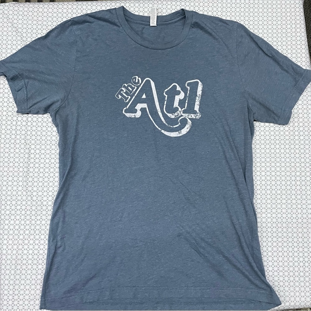 𝅺large men’s The Atl shirt Super soft Super rad